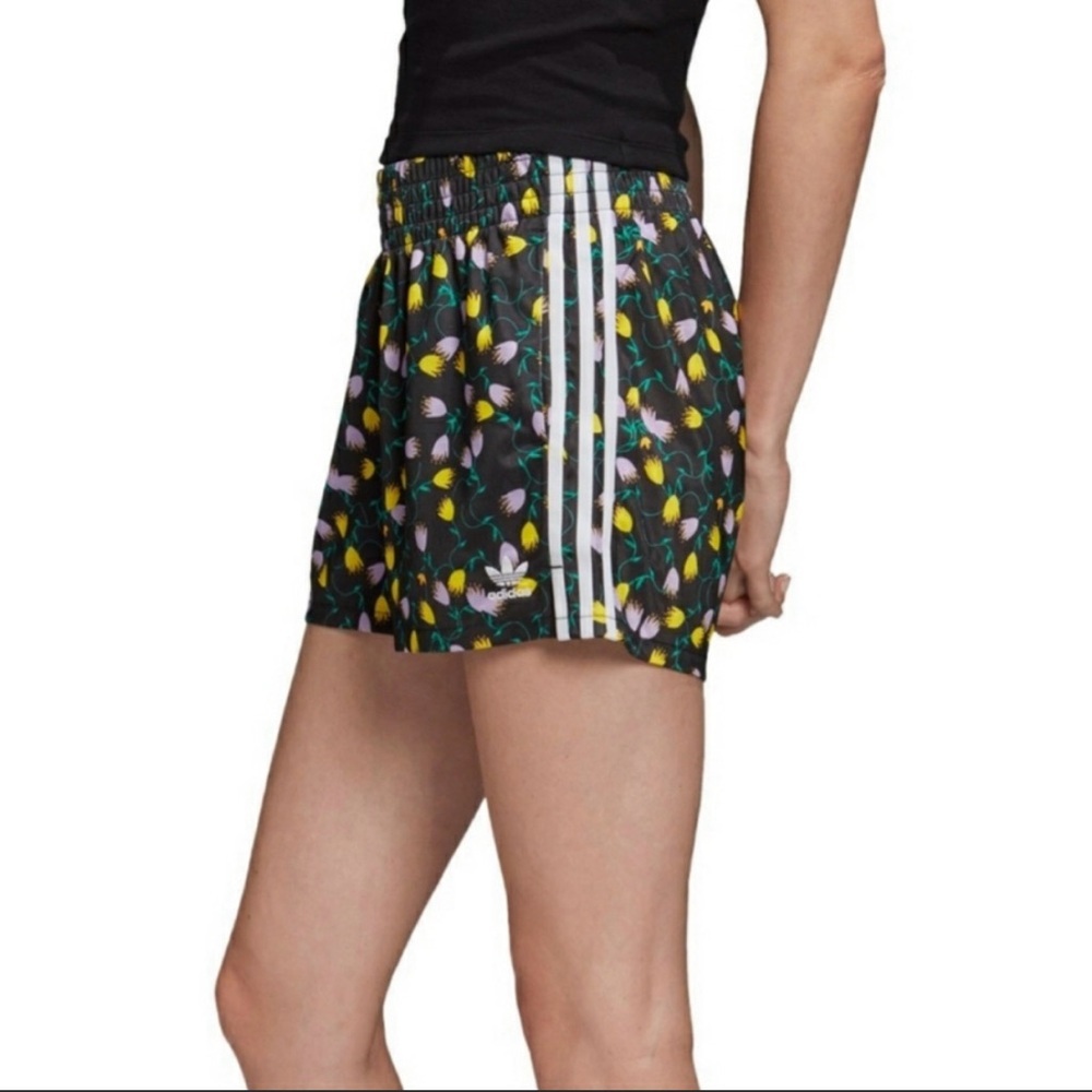Adidas | Womens Adidas Set Cropped T-shirt/ shorts - Picture 13 of 13
